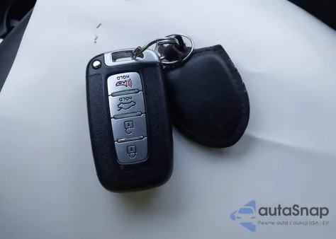 2011 Hyundai Genesis 4.6 from USA, damaged, VIN KMHGC4DF0BU118925